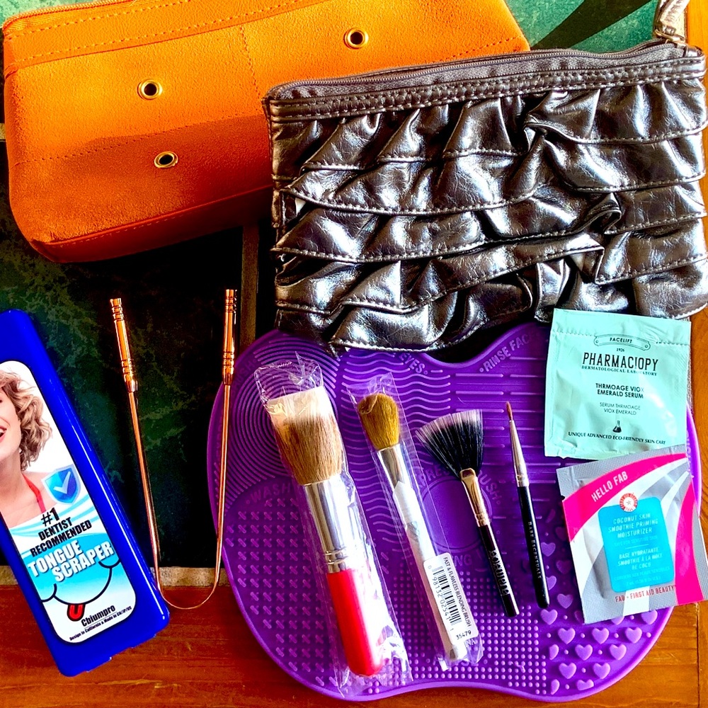 NWT Makeup Bag & Brush Bundle